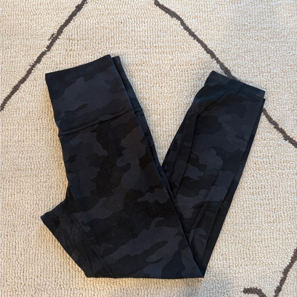 Lululemon Align 25” Black Camouflage Leggings size 6 - Picture 1 of 5